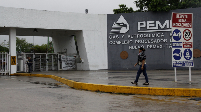 ANALIZAN PEMEX Y CFE CONDICIONES ELÉCTRICAS EN TABASCO
