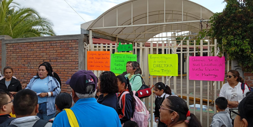 Conflicto deja alumnos sin maestros
