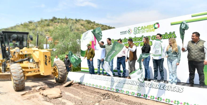 Festejan arranque de camino a Torrecitas