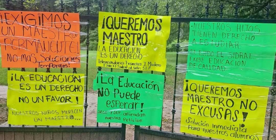 Padres cierran telesecundaria tras quedarse sin maestros