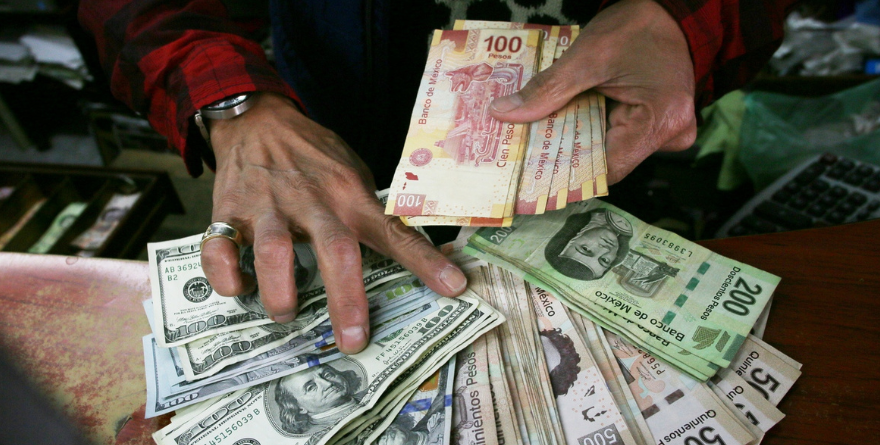 SE DEPRECIA EL PESO