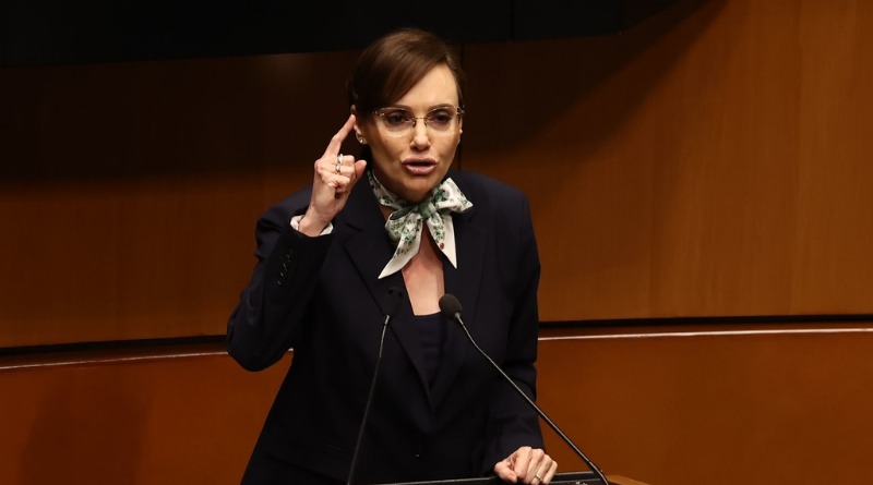 DICE LILLY TÉLLEZ QUE HIGINIO OFRECIÓ NO APAGARLE MICRÓFONO
