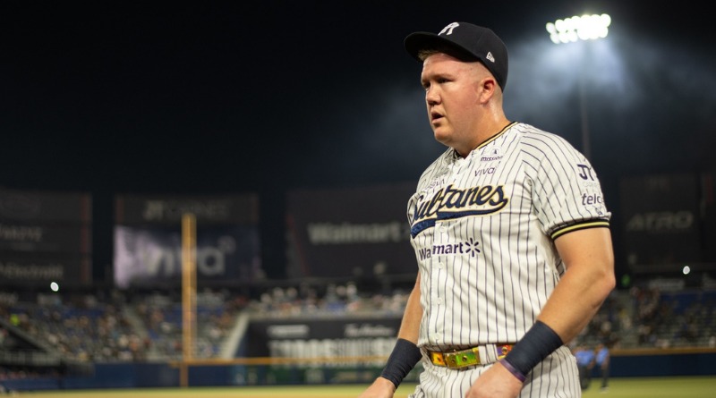 CAEN LOS SULTANES ANTE TOROS EN EL TERCERO DE LA SERIE