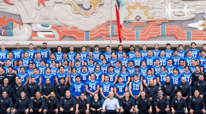 PRESENTAN BORREGOS MONTERREY SU NUEVO PLANTEL