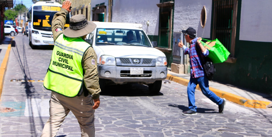 Aradillas garantiza salario policial