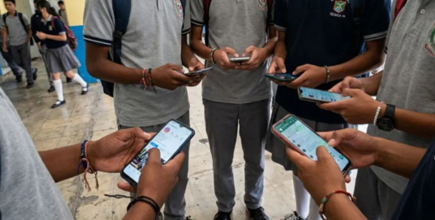¿Sin celulares en aulas?