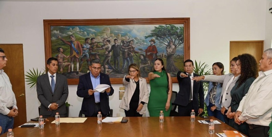 Navarro ordena renuncias electorales