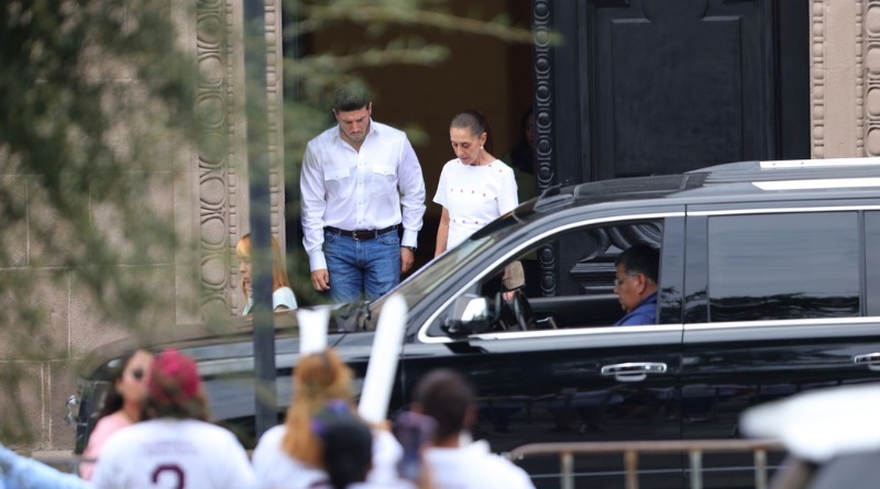 DESDEÑA SAMUEL GIRA DE SHEINBAUM