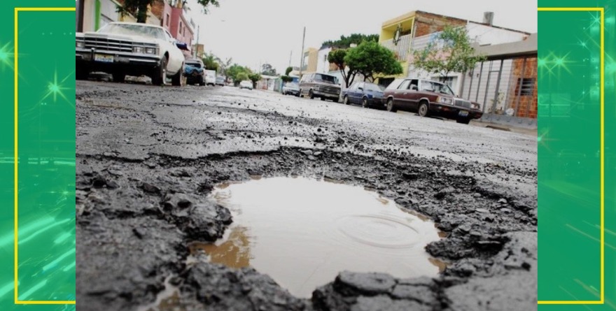 Galindo responsabiliza vecinos por baches
