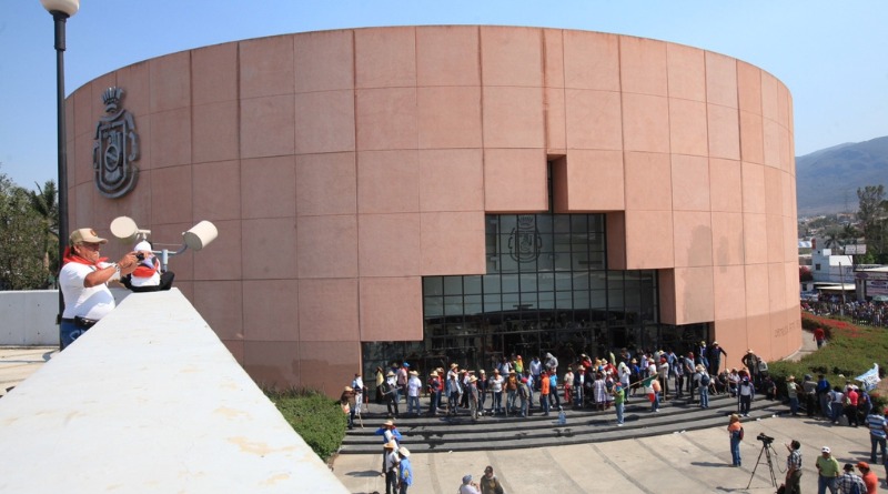 SAQUEAN CON FIRMAS FALSAS EN CONGRESO DE GUERRERO
