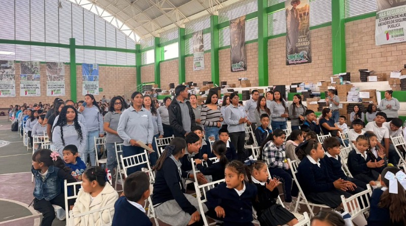 CELEBRAN A MAESTROS COMUNITARIOS