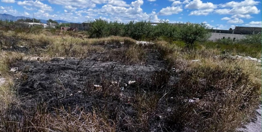 Bomberos sofocan incendio en predio