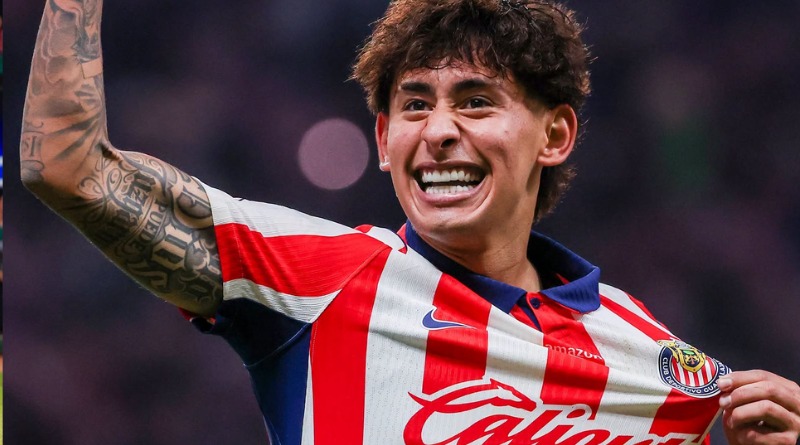 EXHIBE CHIVAS A PUMAS Y ES NUEVO LÍDER DEL APERTURA 2026