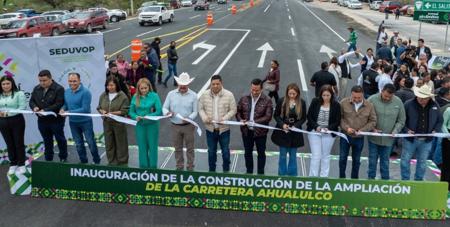 Vecinos celebran un nuevo camino seguro