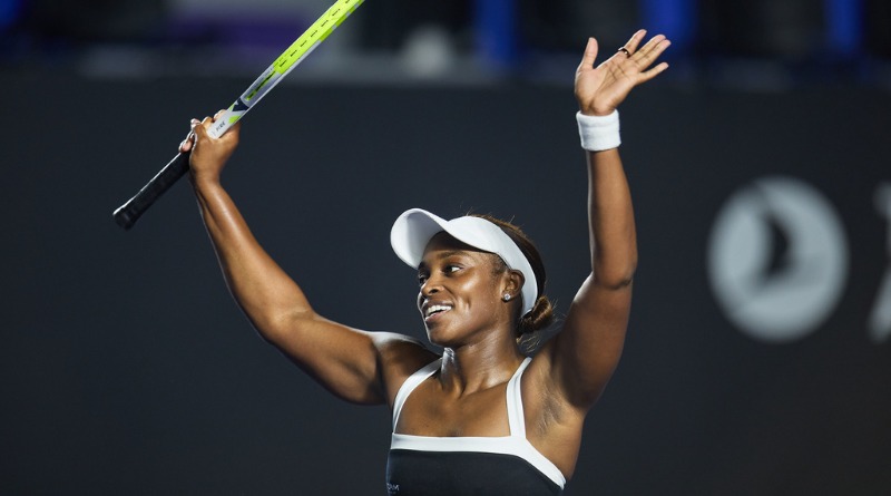 SLOANE STEPHENS GANA CON DRAMA A JANICE TJEN