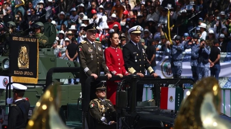 DESFILAN TROPAS POR EL 216 ANIVERSARIO DE LA INDEPENDENCIA