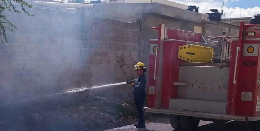 Controlan incendio en colonia Bustamante