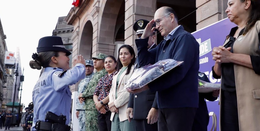 Galindo minimiza robo de policías