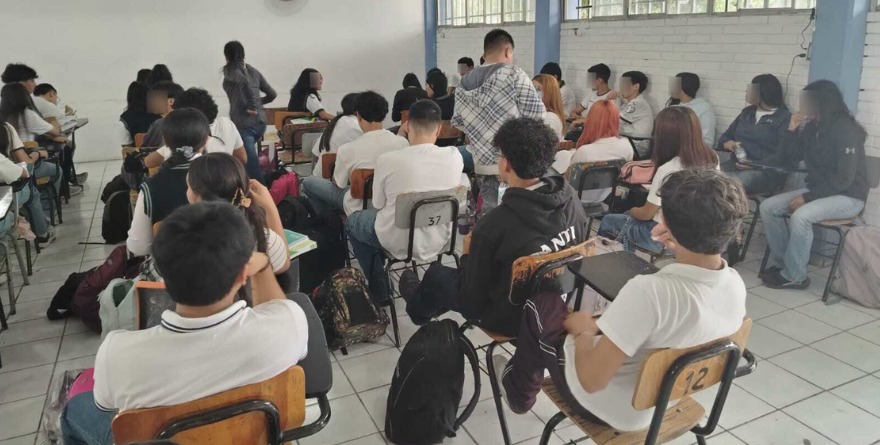 Instancia orienta a jóvenes estudiantes
