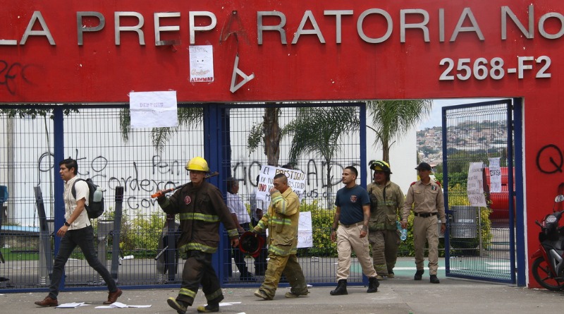 ESCALA PROTESTA POR ACOSO EN PREPA 17 DE UDEG