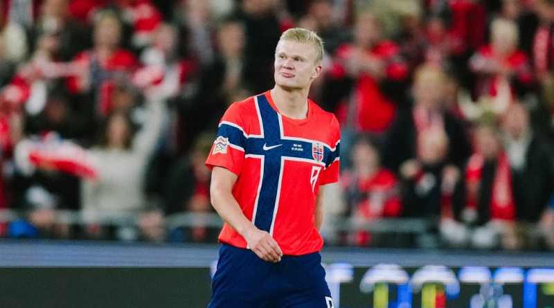 ANOTA HAALAND DOBLETE EN TRIUNFO DE NORUEGA ANTE DINAMARCA