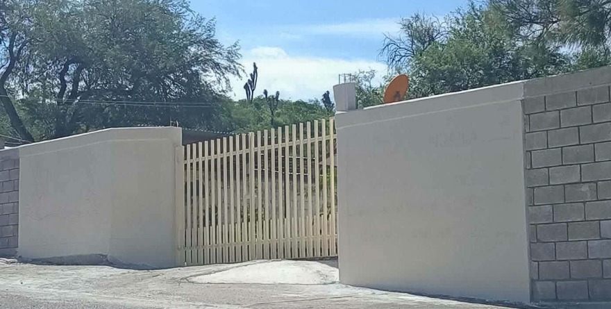 Padres amagan con bloqueo vial
