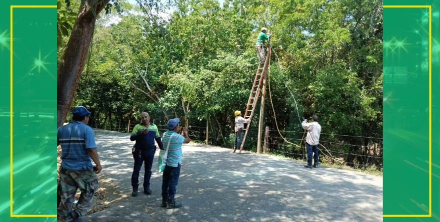 Refuerzan alumbrado en Valles 