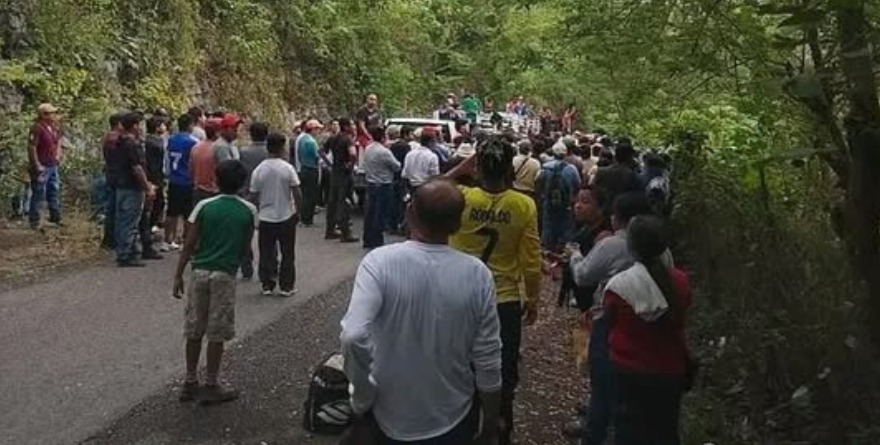 Exigen camino digno