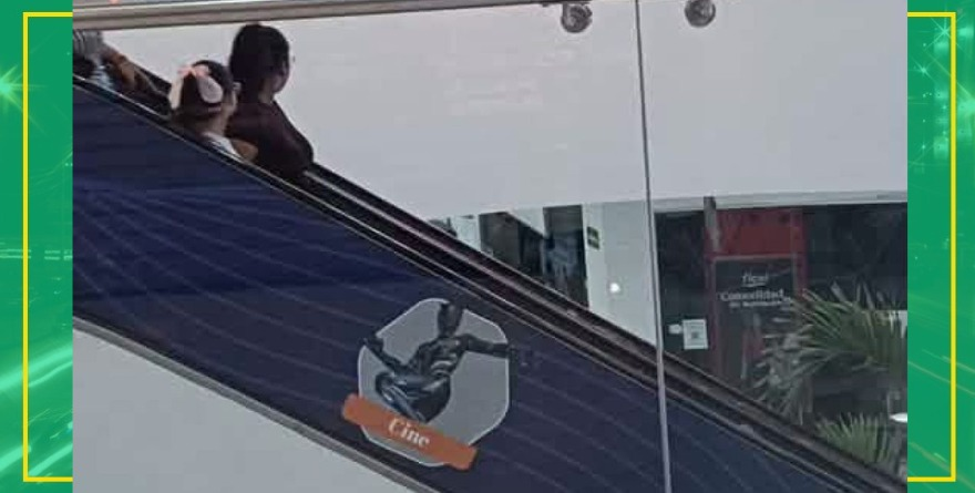 Pánico en plaza comercial