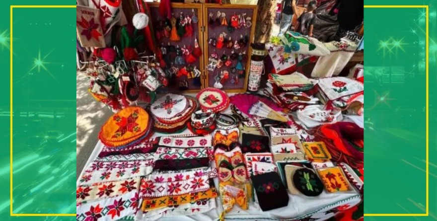 Artesanas de Xilitla transforman tradición en piezas únicas
