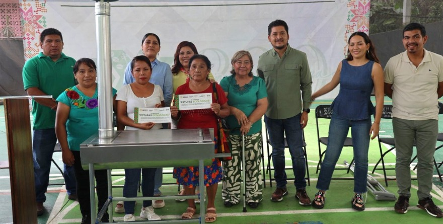 DIF estatal fortalece comedores escolares y huertos en Xilitla