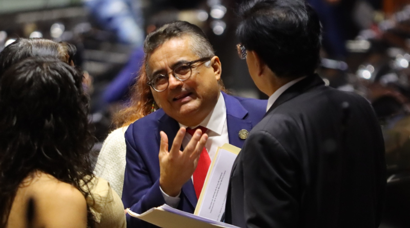 SUBEN IMPUESTO A TURISMO EXTRANJERO
