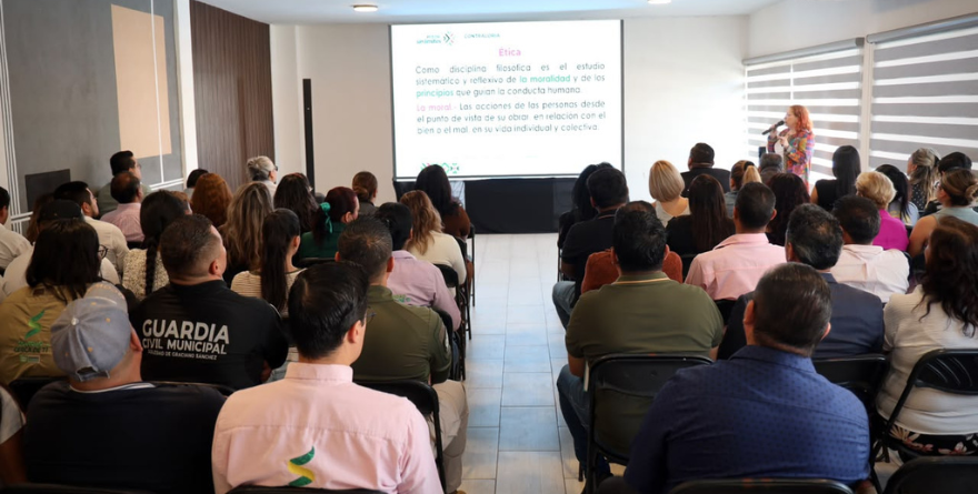 Capacitan a funcionarios de Soledad en ética
