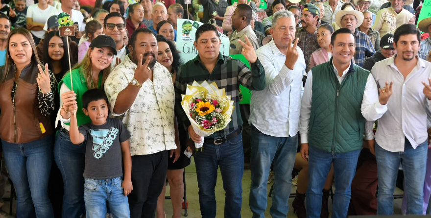 RICARDO GALLARDO ARRANCA PAVIMENTACIÓN EN VILLA RAMOS