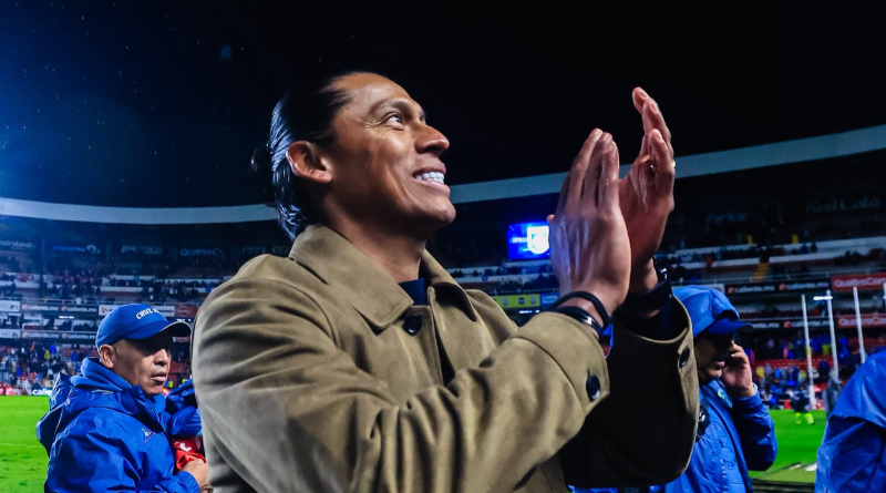 TOMA CRUZ AZUL EL SUBLIDERATO Y LOS GALLOS VAN EN PICADA