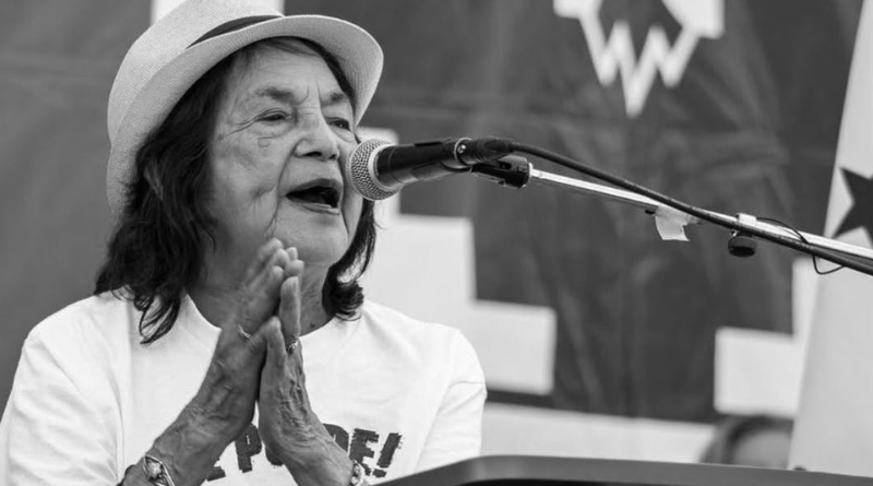 MUERE DOLORES HUERTA, LUCHADORA CAMPESINA