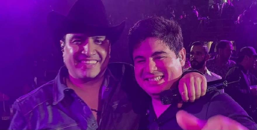 Julión y Alfredo Olivas encienden el Palenque