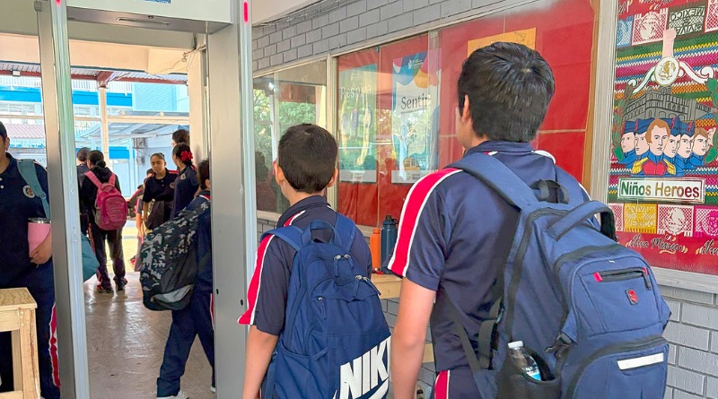 REFUERZAN ESCUELAS SU SEGURIDAD