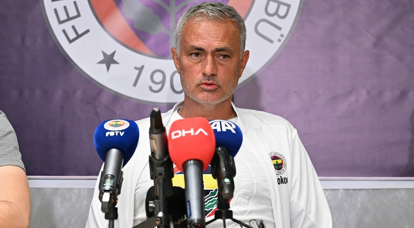 IRONIZA MOURINHO SOBRE EL CASO DEL MANCHESTER CITY