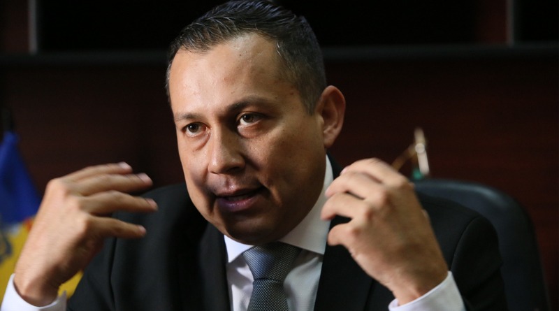 DETIENEN A FUNCIONARIO DE SADER Y EX ALCALDE JAMAY