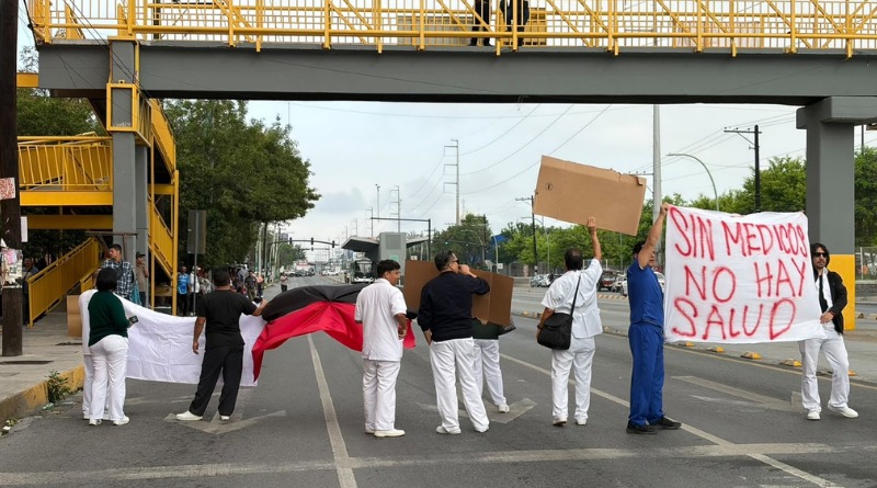 TRABAJADORES DEL IMSS AMPLÍAN BLOQUEOS DE PROTESTA