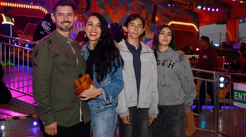 NI LA LLUVIA FRENA DIVERSIÓN EN FIESTAS DE OCTUBRE