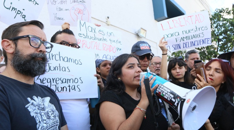 EXIGEN INFORMACIÓN SOBRE DETENIDOS EN MARCHA POR AGUA SUCIA