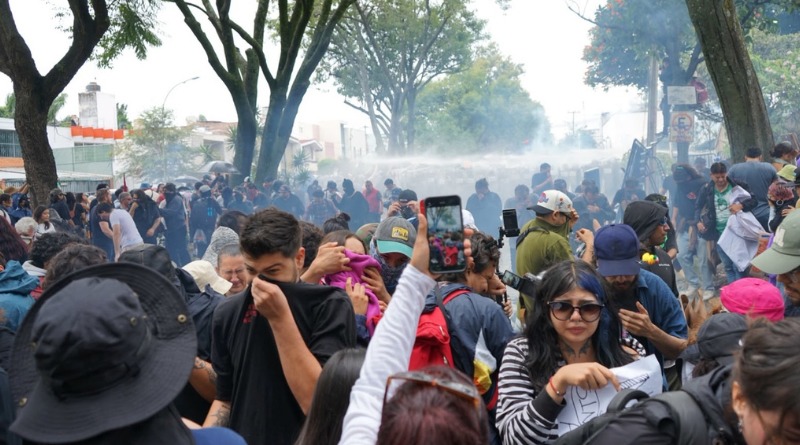 CUESTIONAN DIPUTADOS REPRESIÓN EN PROTESTA POR AGUA SUCIA