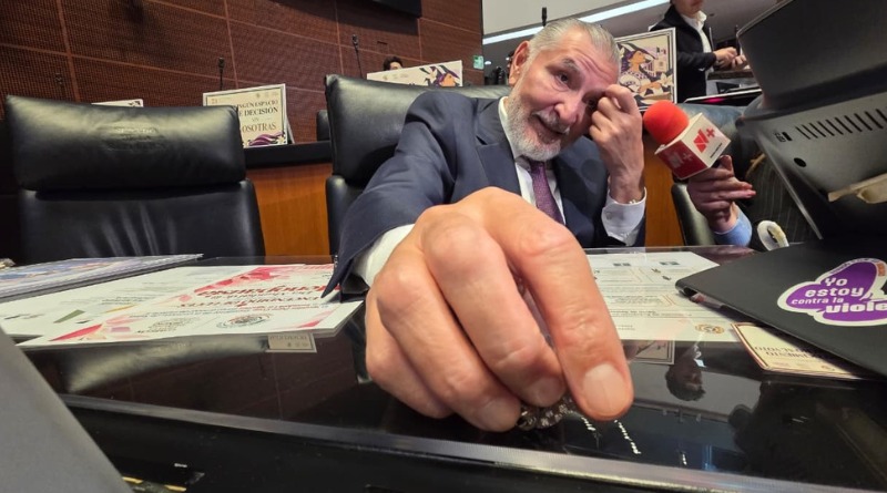CALLA ADÁN POR PERMISOS PARA APUESTAS, PERO DEFIENDE A ANDY