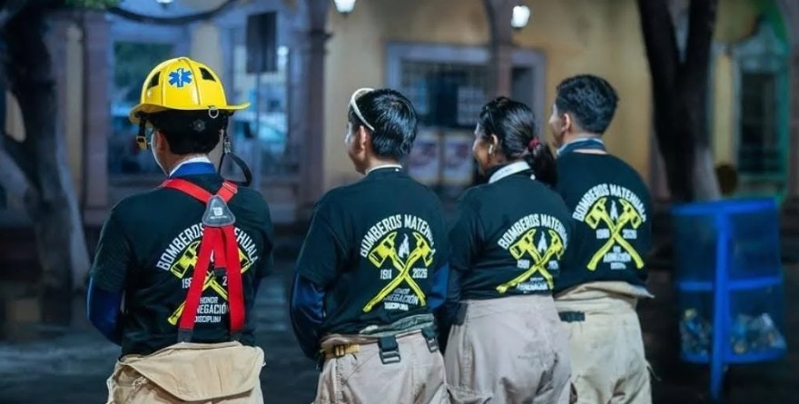 Personal de rescate encabeza la carrera