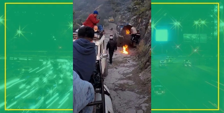 Incendio consume vehículo en Catorce