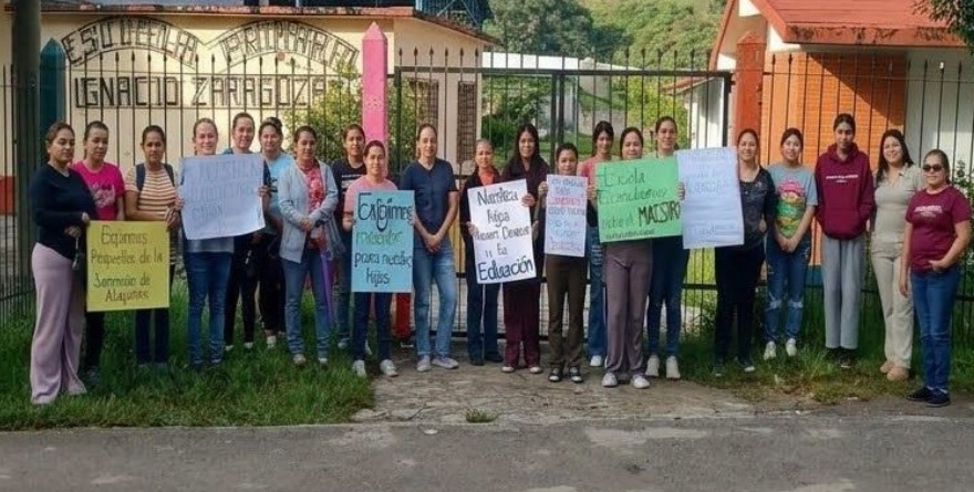 Protestan por la falta de maestro