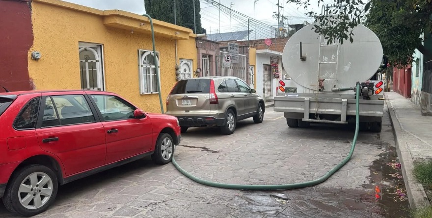 Pozos reparte agua gratuita