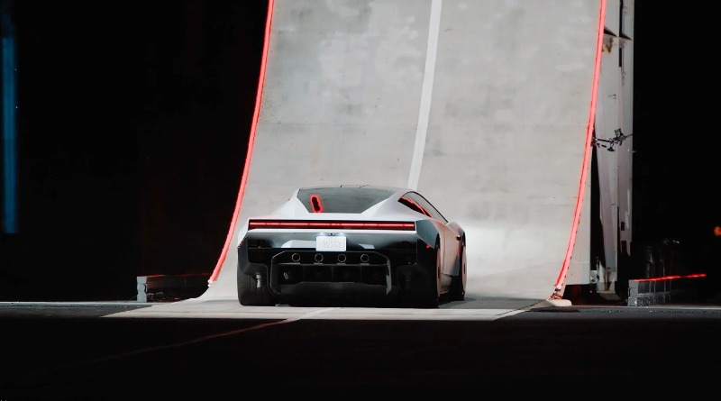 PRESENTA TESLA SU ROADSTER ¡VOLADOR!